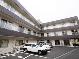 多階層の建物外観