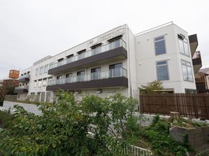 モダンな建物の外観