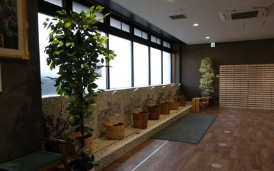 広々とした待合スペース
