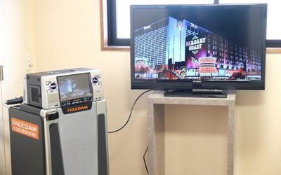 カラオケセットのある部屋