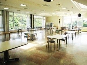 広々とした快適な食堂