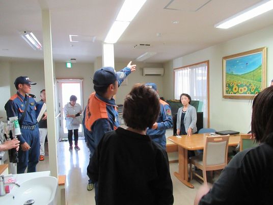 皆が集まる明るい居室