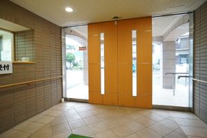 エントランスの自動ドア