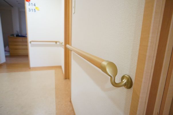 廊下の手すりアップ
