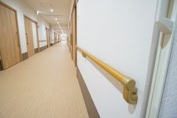 清潔な長い廊下