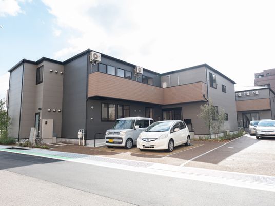 モダンな建物の外観