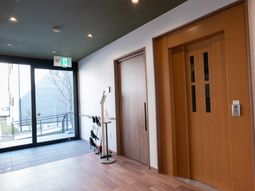 エントランスホールの風景