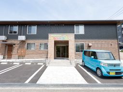 施設外観の入口部分