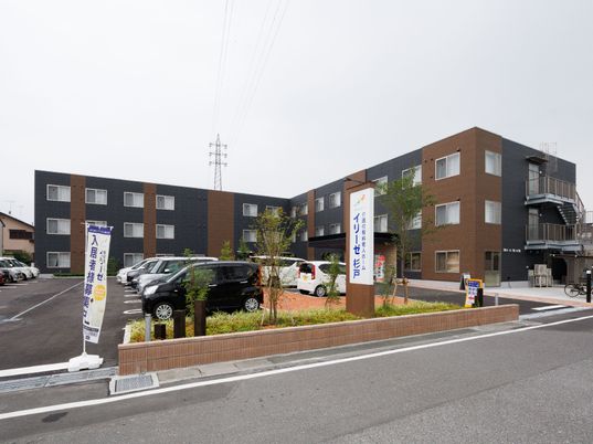 モダンな建物の外観