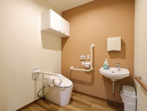 バリアフリーのトイレ空間