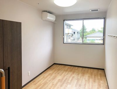 清潔感のある落ち着いた居室