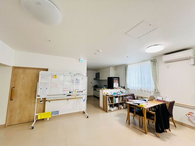 明るい空間のリビング リビング 自然光がたっぷり入ります。ゆったりとしたスペースで、快適に過ごせます。