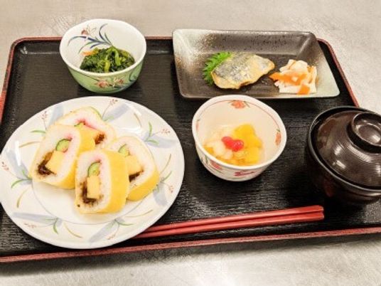 和風の盛り付け食事セット