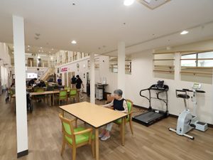 広々とした明るい多目的室