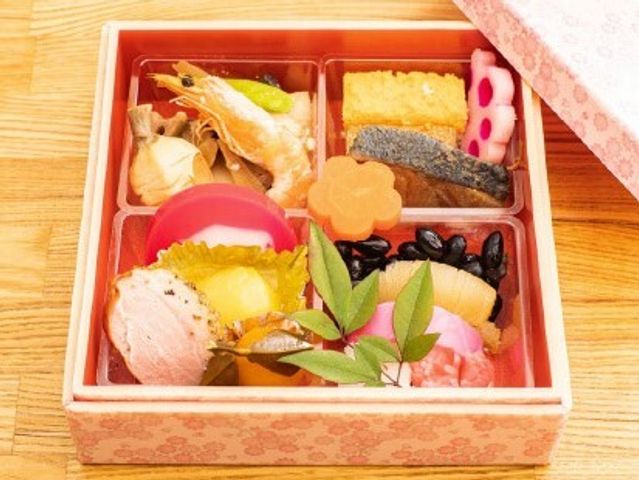 和風の彩り豊かな食事