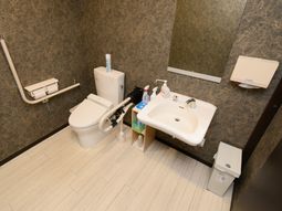 バリアフリートイレ空間