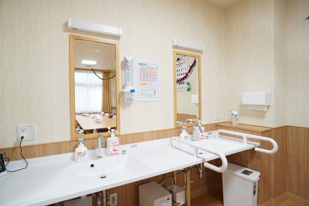 洗面台と鏡の配置