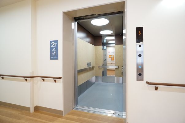 バリアフリーエレベーター
