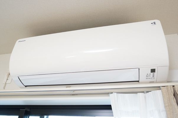 壁掛けのエアコン一台