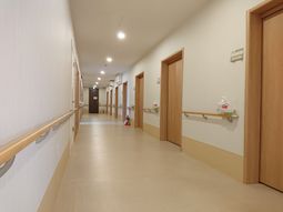 廊下の落ち着いた雰囲気