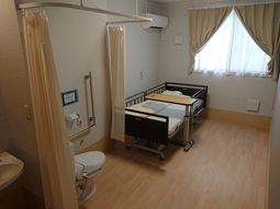 ゆったりした個室の居室