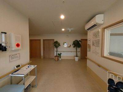 明るい空間のエントランス