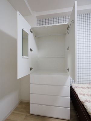 整理された洋室のクローゼット