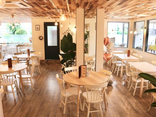 清潔感あるダイニングスペース