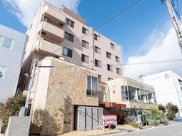 多階層ビル外観