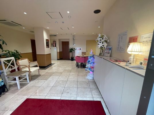 暖かみのあるロビー空間