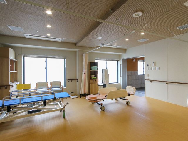 機能訓練室の広々とした空間