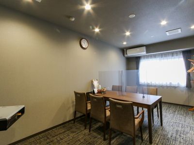 落ち着いた雰囲気の共有スペース