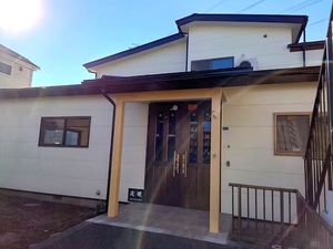 施設の正面玄関  
