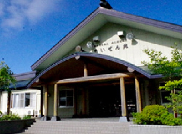 介護老人保健施設 あいぜん苑の外観