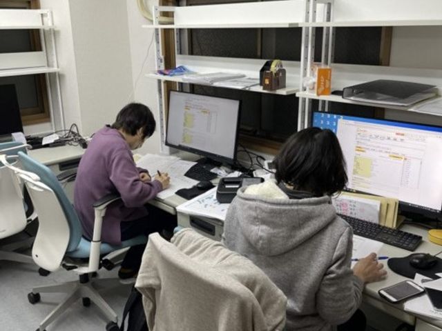 職員の作業環境 スタッフイメージ 心温まるケアを提供する私たちのチームに加わり、共に成長するやりがいのある職場です。