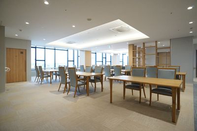 広々とした明るいダイニング