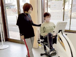 二人がいる機能訓練室
