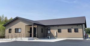 広々とした建物の外観