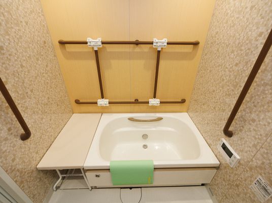手すり付き洗面台