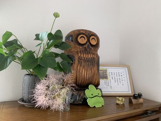 飾り棚の置物  