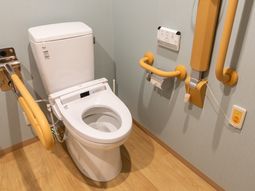 バリアフリーのトイレ設備