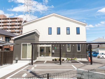 清潔感のある施設の外観