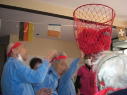 高齢者の集いの様子