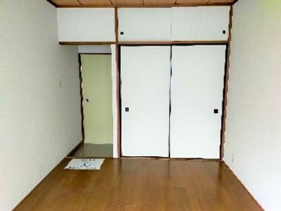 シンプルな和室の居室