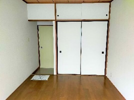 シンプルな和室の居室