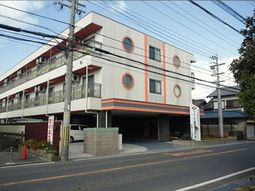 オレンジ色のアクセントの外観