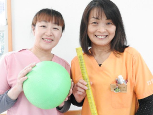 スタッフの笑顔 スタッフイメージ 笑顔のスタッフが、温かみのある雰囲気を醸し出しています。楽しく働ける職場環境です。