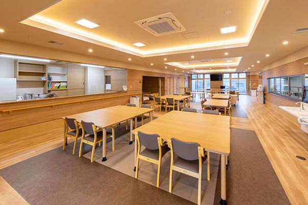 広々としたダイニング空間