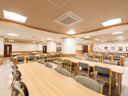 広々とした綺麗な食堂