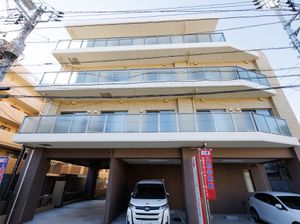 現代的な建物の外観